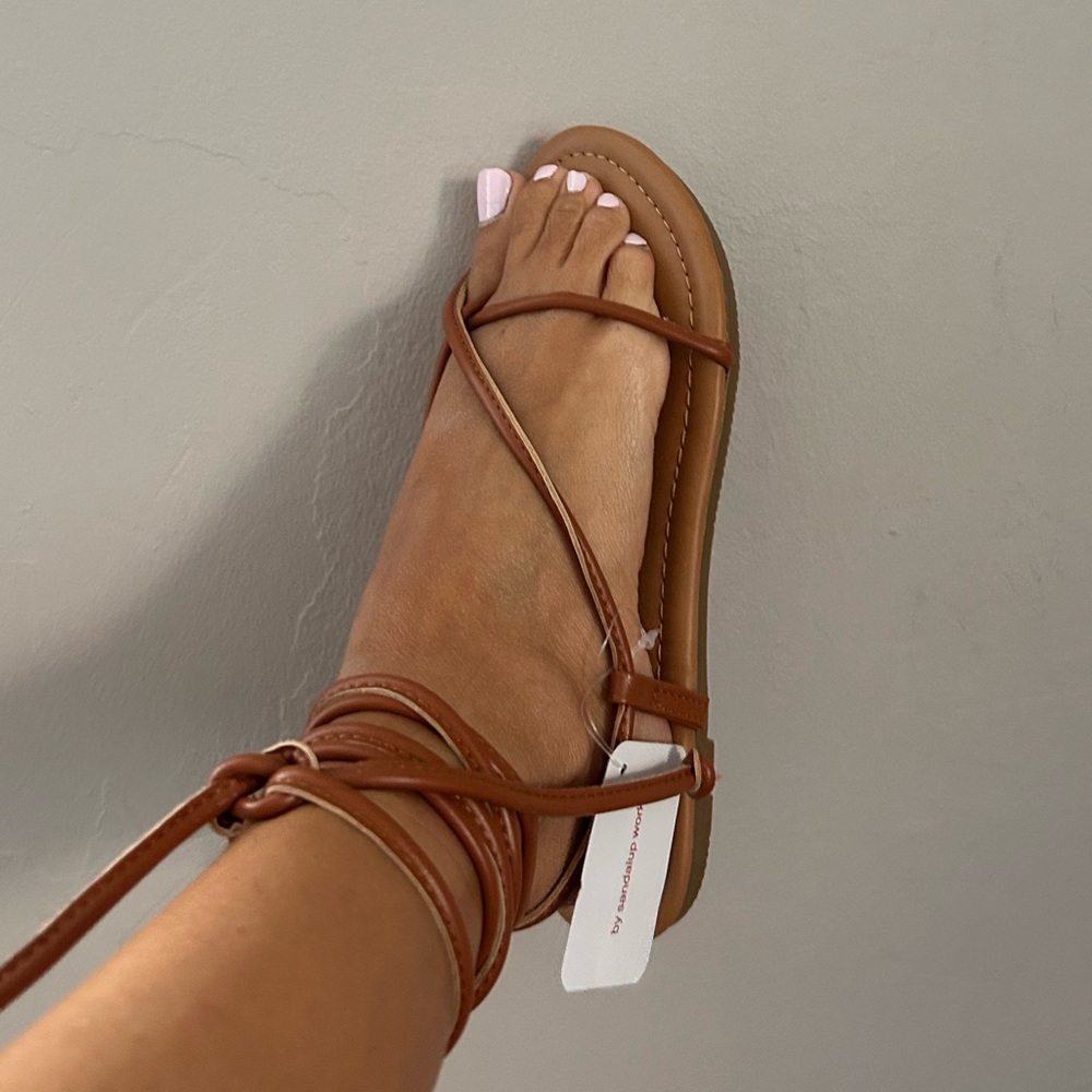 NWT Caramel brown sandals